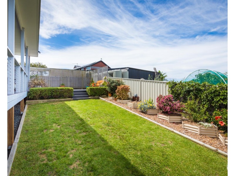 5 Collins Crescent, Narooma NSW 2546