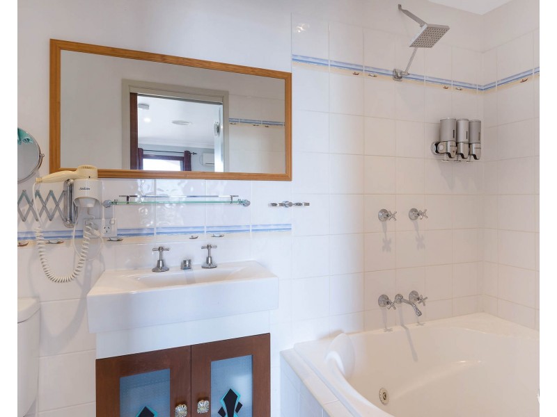 5 Tilba Street, Narooma NSW 2546