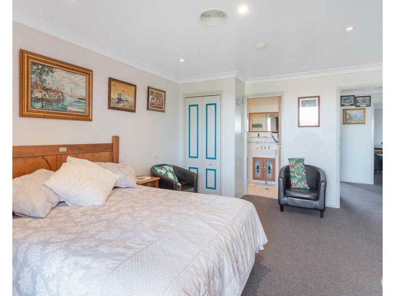 5 Tilba Street, Narooma NSW 2546