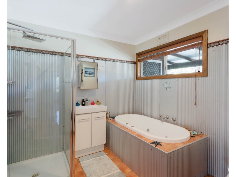202 Mystery Bay Road, Mystery Bay NSW 2546