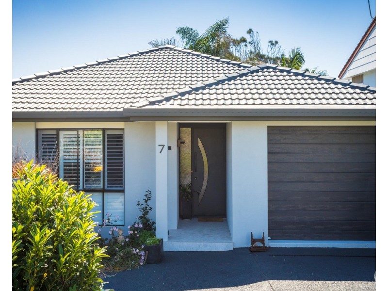 7 Lakeside Drive, Kianga NSW 2546