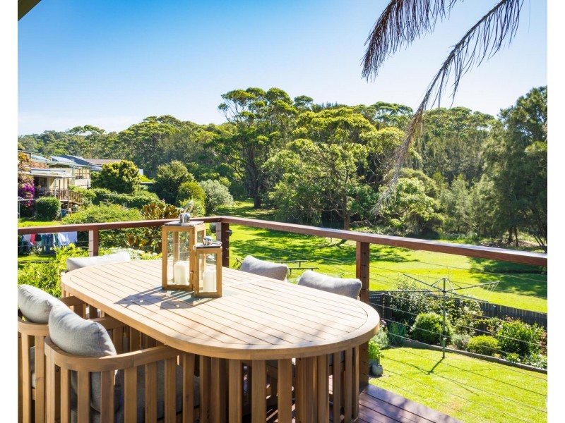 7 Lakeside Drive, Kianga NSW 2546