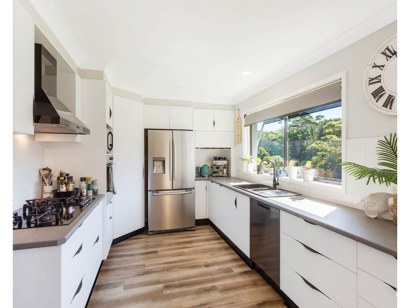 7 Lakeside Drive, Kianga NSW 2546