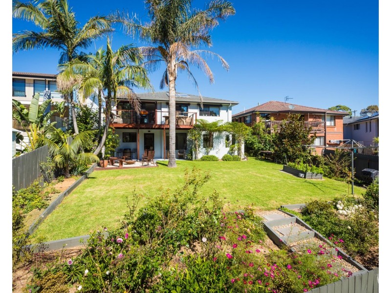 7 Lakeside Drive, Kianga NSW 2546