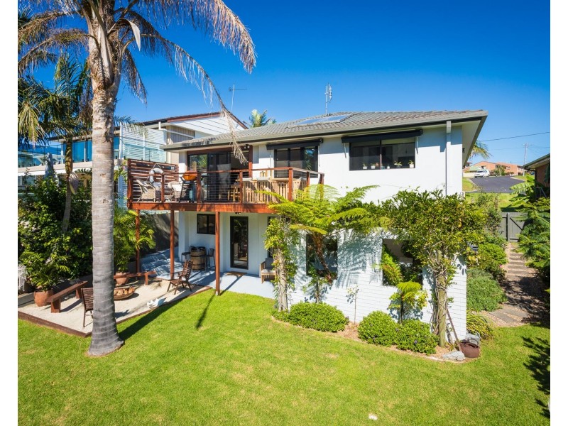 7 Lakeside Drive, Kianga NSW 2546