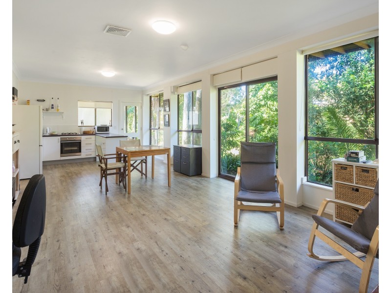 8A Noorooma Crescent, Narooma NSW 2546
