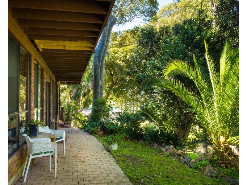 8A Noorooma Crescent, Narooma NSW 2546
