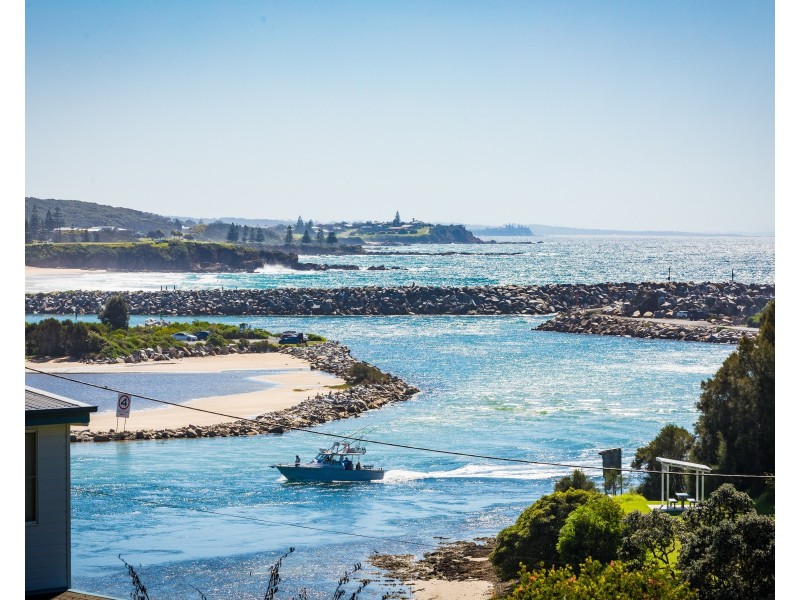 8A Noorooma Crescent, Narooma NSW 2546