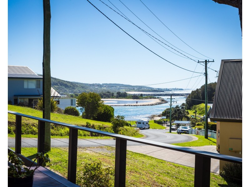 8A Noorooma Crescent, Narooma NSW 2546