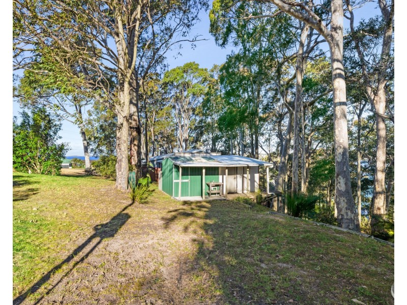 19 Hillcrest Avenue, North Narooma NSW 2546