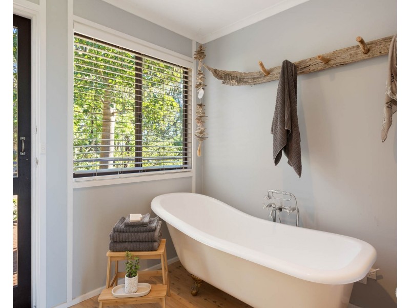 27 Victoria Creek Road, Central Tilba NSW 2546
