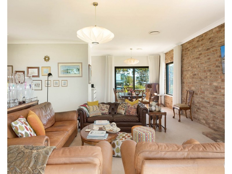 35 Mcmillan Crescent, Dalmeny NSW 2546