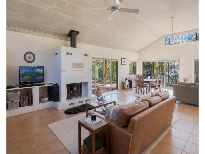 105 Hobbs Point Road, Narooma NSW 2546