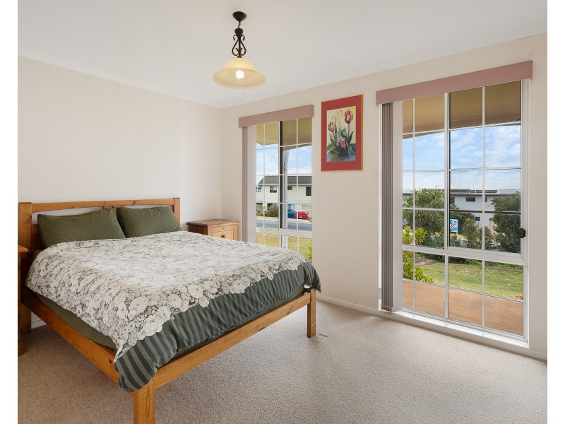 37 Cresswick Parade, Dalmeny NSW 2546