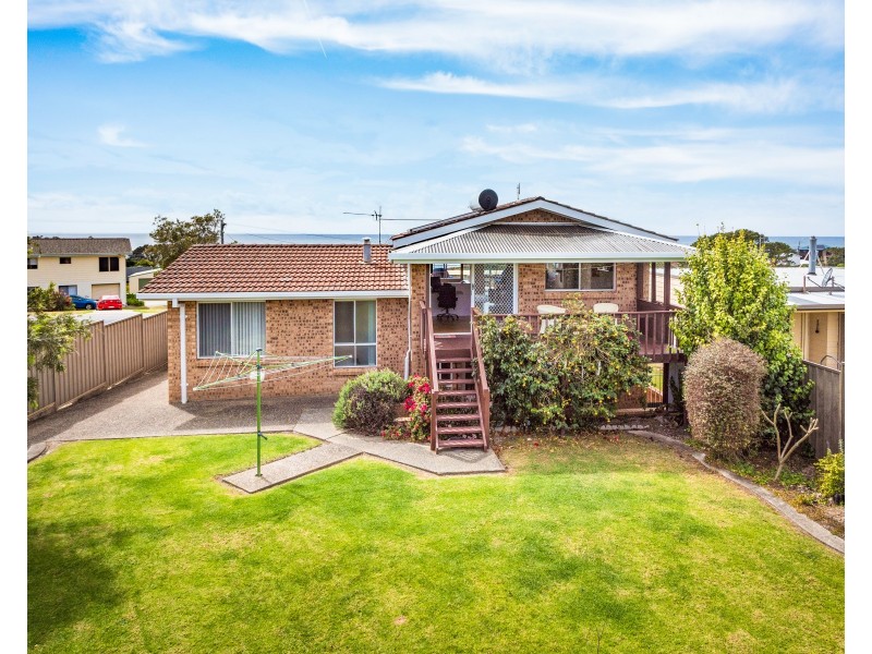 37 Cresswick Parade, Dalmeny NSW 2546