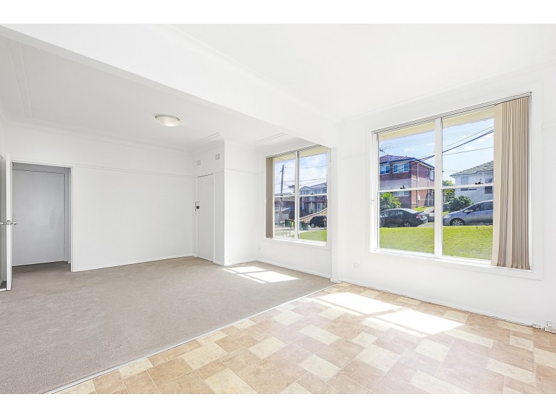 16 Lasseter Avenue, Chifley NSW 2036