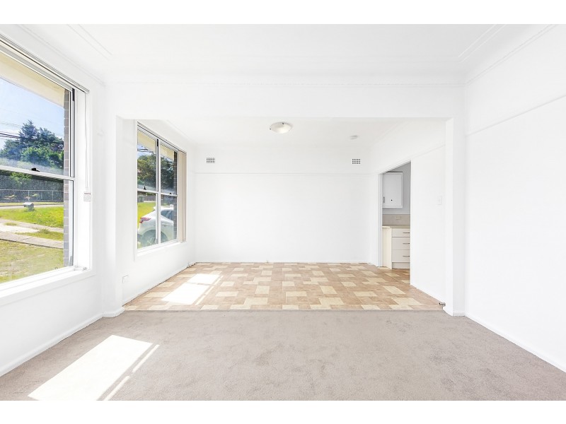 16 Lasseter Avenue, Chifley NSW 2036