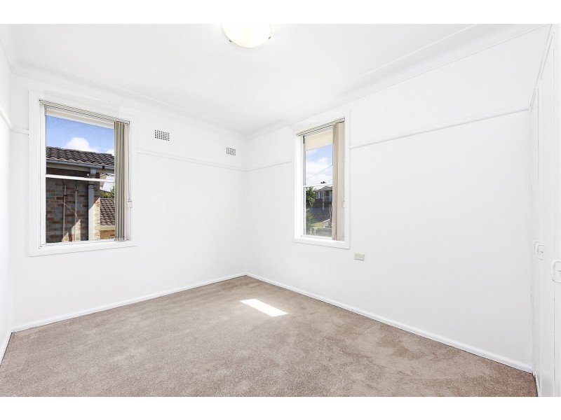 16 Lasseter Avenue, Chifley NSW 2036