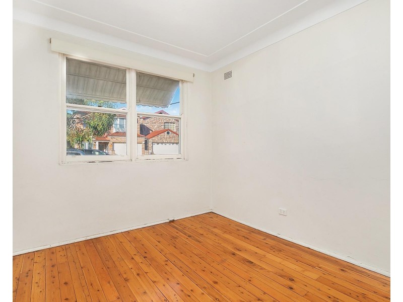 18 Universal Street, Eastlakes NSW 2018