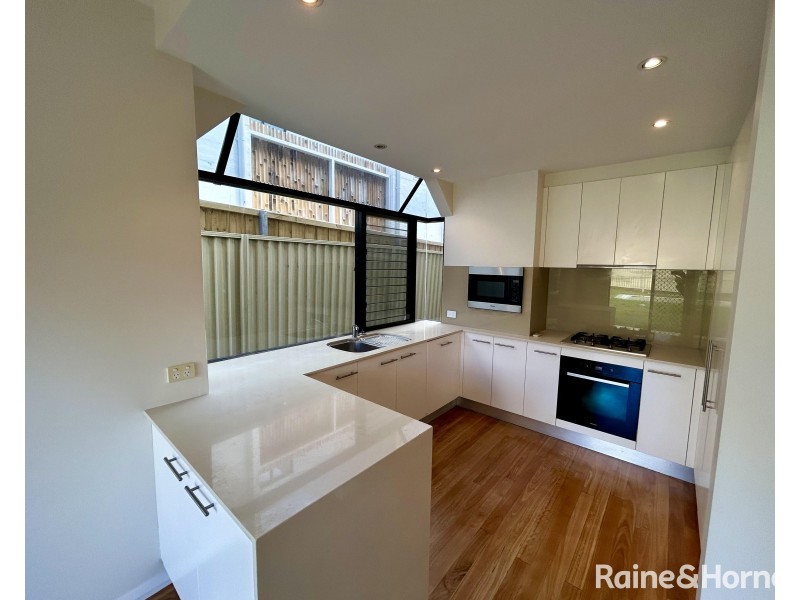 71B Macquarie Street, Chifley NSW 2036