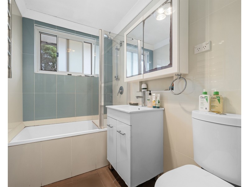 8/1 Gray Crescent, Eastlakes NSW 2018