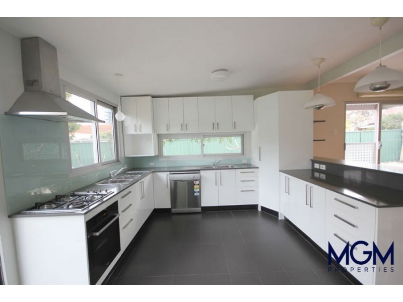 28 Robey, Mascot NSW 2020