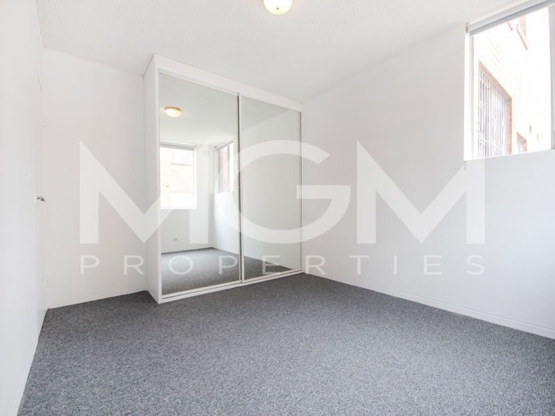 2/37 Mascot Drive, Eastlakes NSW 2018