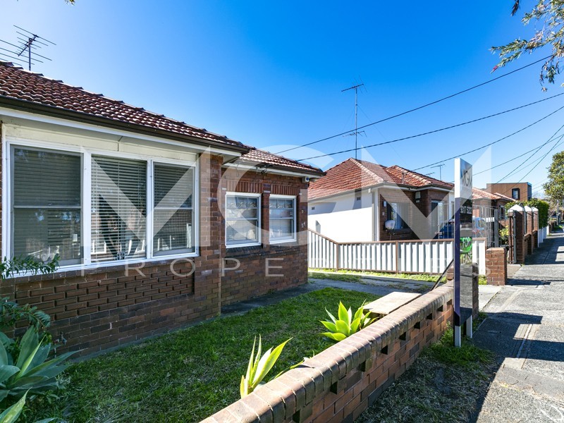 34 Hughes Avenue, Mascot NSW 2020