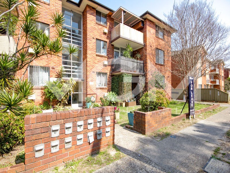 3/18 Barber Avenue, Eastlakes NSW 2018