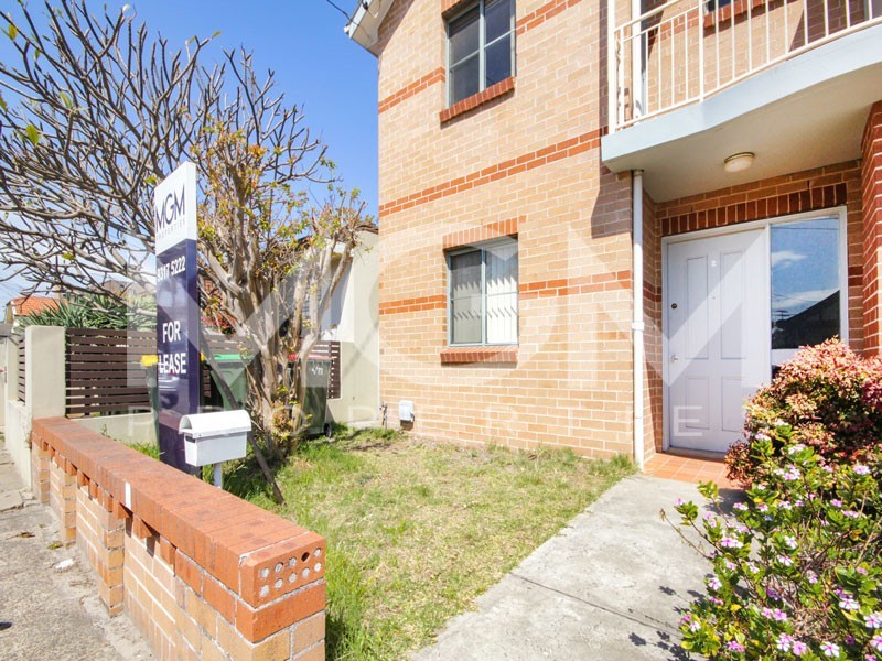 2/27 Garden Street, Eastlakes NSW 2018