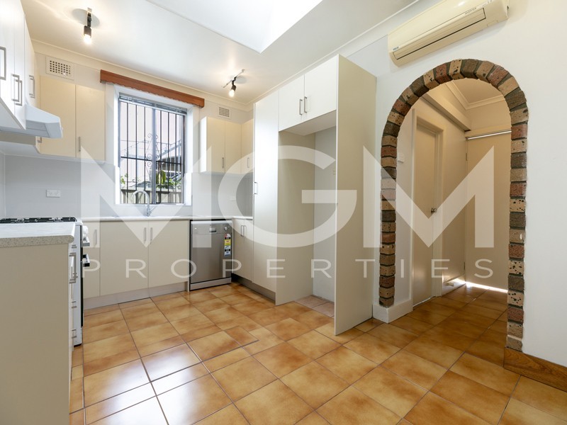 7 Robinson Street, Eastlakes NSW 2018