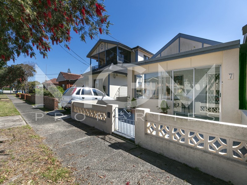 7 Robinson Street, Eastlakes NSW 2018