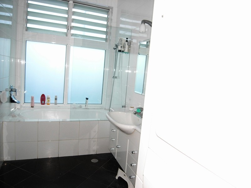 26 Murriverie Road, North Bondi NSW 2026