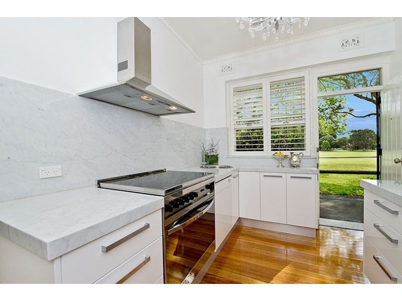 2 at 4 Iluka St, Rose Bay NSW 2029