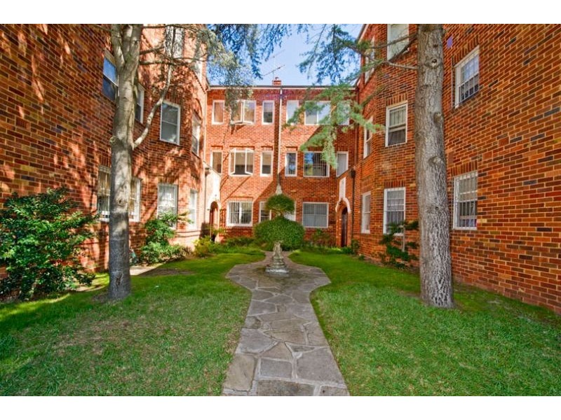 2 at 4 Iluka St, Rose Bay NSW 2029