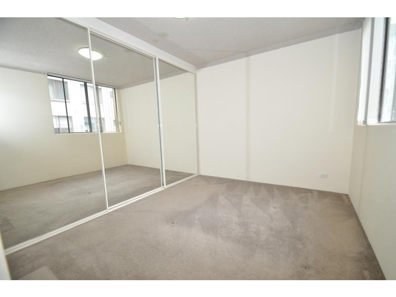 2/1 Cottonwood Crescent, North Ryde NSW 2113