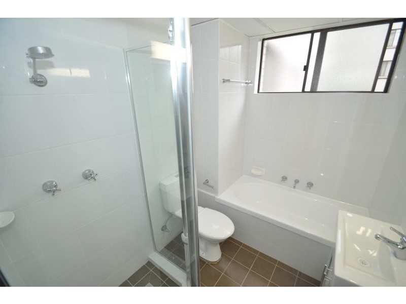 2/1 Cottonwood Crescent, North Ryde NSW 2113