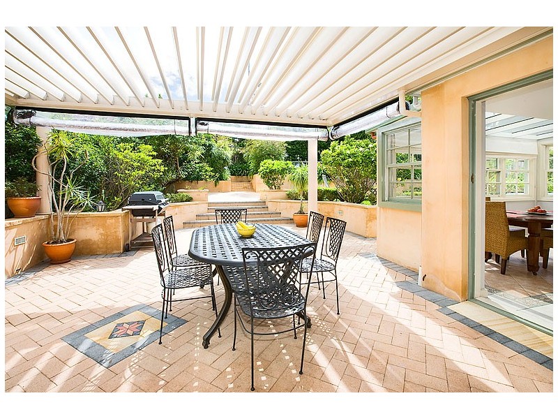 15 Crowther Avenue, Greenwich NSW 2065