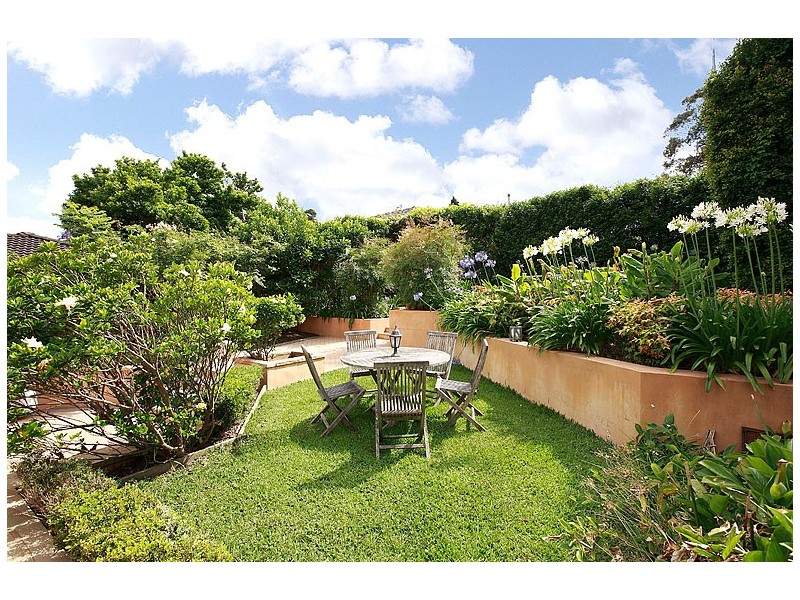 15 Crowther Avenue, Greenwich NSW 2065