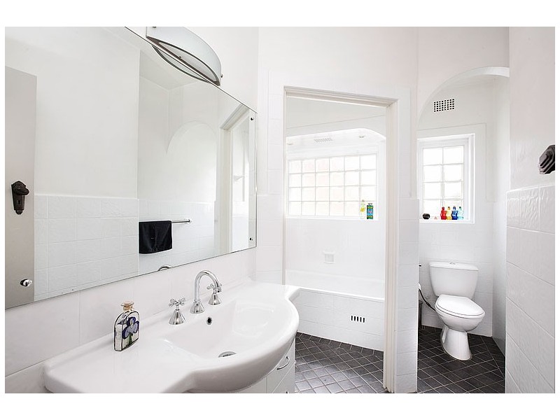 15 Crowther Avenue, Greenwich NSW 2065