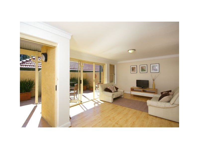 18B Brook Street, Crows Nest NSW 2065