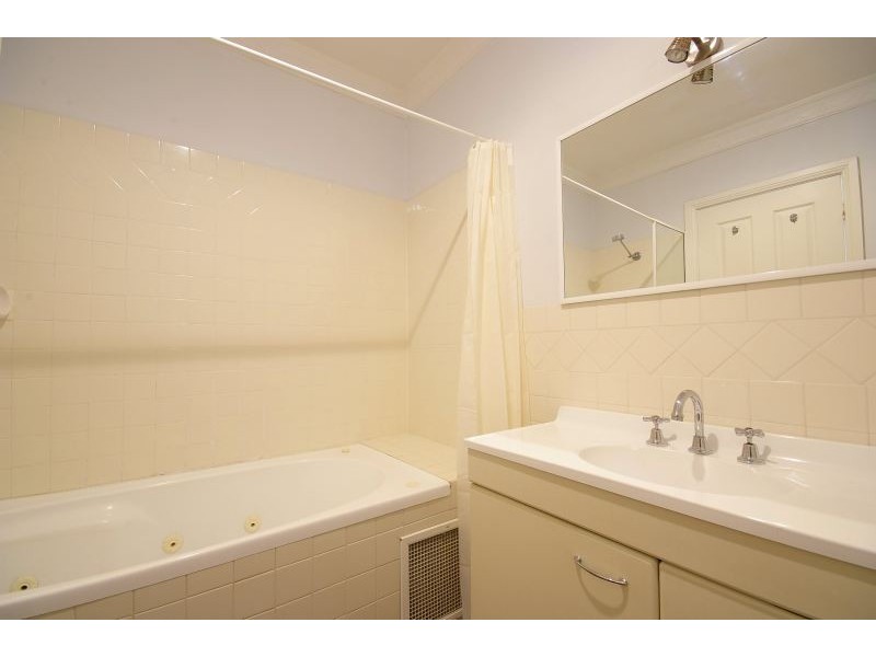 18B Brook Street, Crows Nest NSW 2065