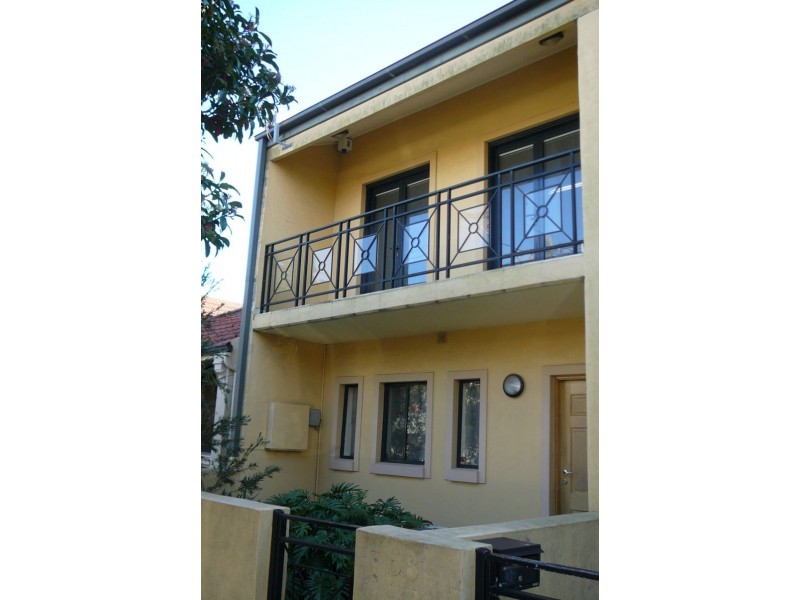 2/58 Holtermann Street, Crows Nest NSW 2065