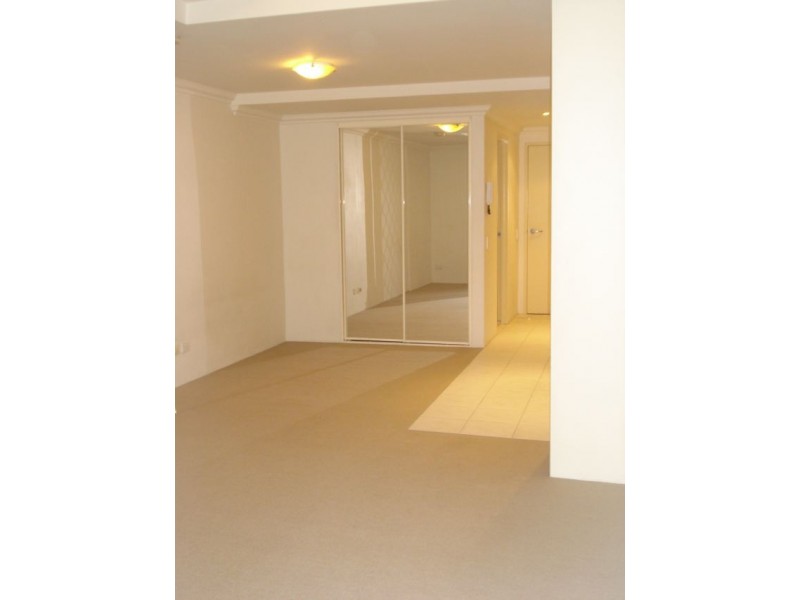 8/13 Ernest Street, Crows Nest NSW 2065