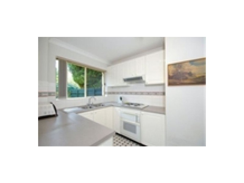 2/143 Ernest Street, Crows Nest NSW 2065