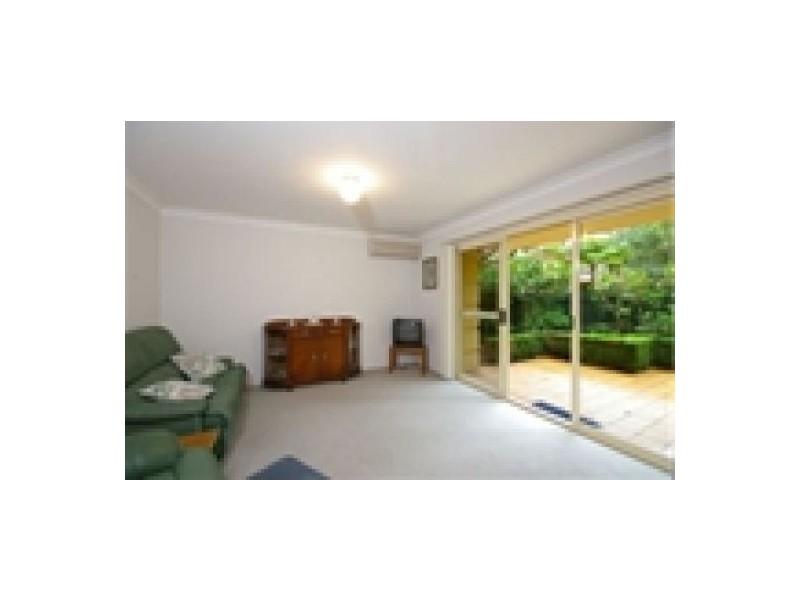 2/143 Ernest Street, Crows Nest NSW 2065