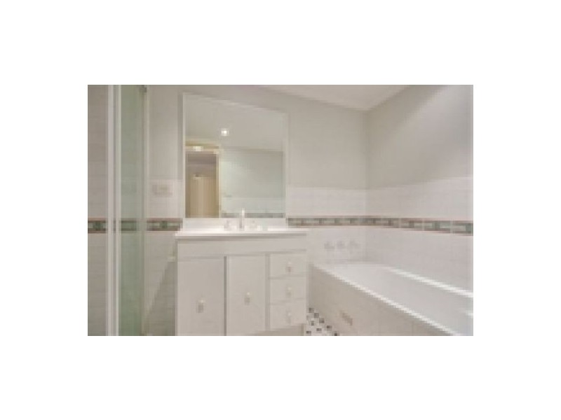 2/143 Ernest Street, Crows Nest NSW 2065