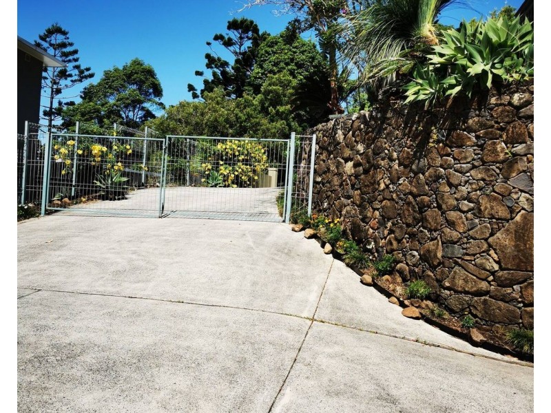 9 Hoop Pine Lane, Suffolk Park NSW 2481