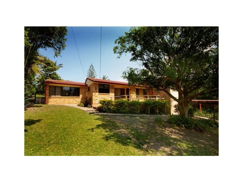 22 Beach Road, Sapphire Beach NSW 2450