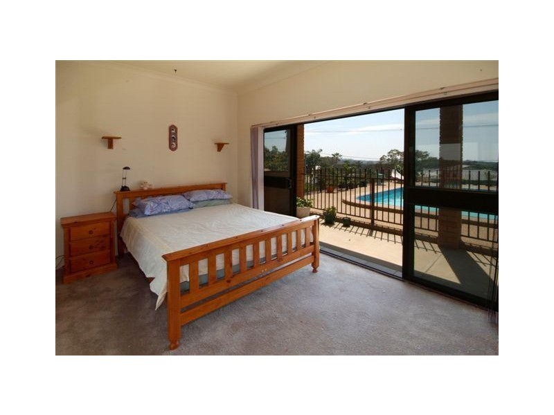 20 Ocean View Crescent, Emerald Beach, Coffs Harbour NSW 2450